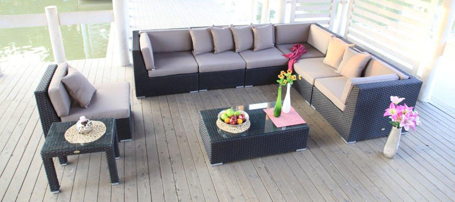 Rattan Lounge